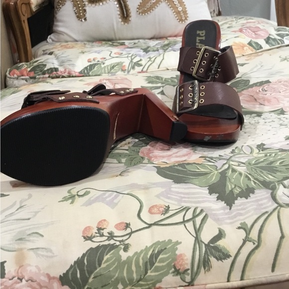 Playboy - Picture 5 of 6